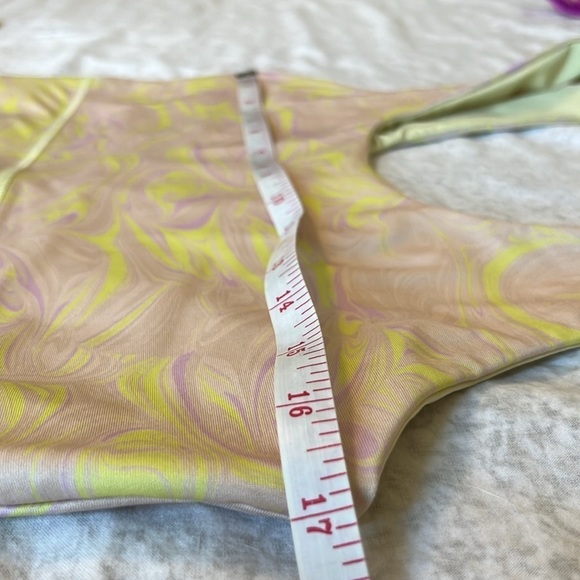 Fabletics Harlow Reversible Medium Impact Sports Bra - Picture 10 of 10